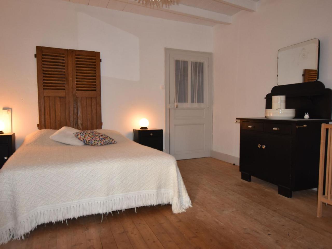 Spacious Holiday Home Near The Forest Barricourt Екстериор снимка